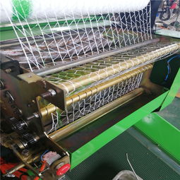 全自動(dòng)青貯包膜打捆機(jī) 曲阜宏泰機(jī)械20年品質(zhì)鑄就，廠(chǎng)家直銷(xiāo)惠及四方